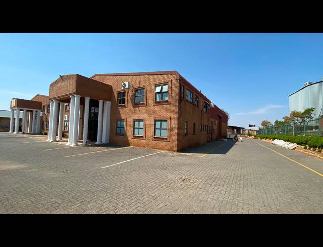 724M² WAREHOUSE TO LET IN ROOIHUISKRAAL
